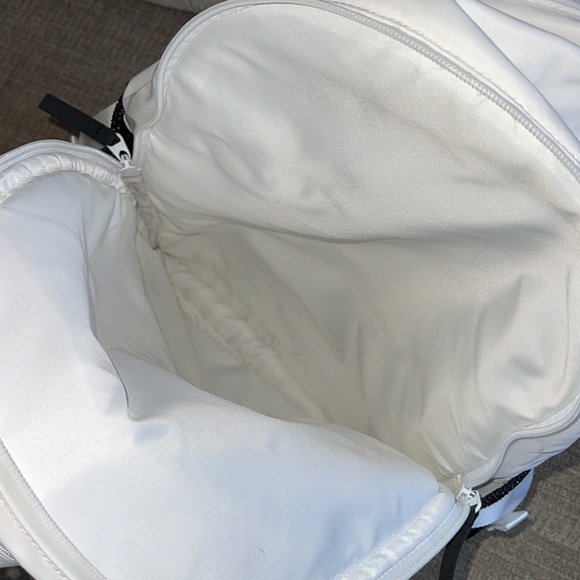 Lululemon All Hours Backpack - Picture 10 of 15